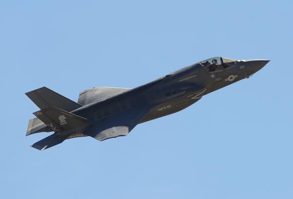 「いずも」はＦ－３５Ｂを最大１２機搭載可能で空母にも勝つという説は単なる神話―中国紙