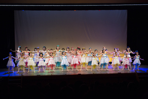 堺少女歌劇団初の本公演『想い出の一瞬！』が上演！