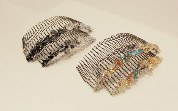Crystallized Large Wire Comb \18,000（税抜）Crystallized Medium Wire Comb \14,000（税抜）／colette malouf