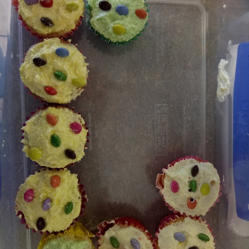 レモンクリームカップケーキ レシピ 作り方 E レシピ 料理のプロが作る簡単レシピ