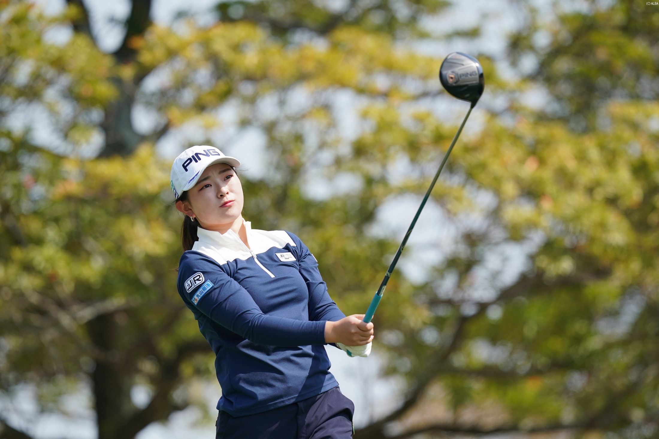 黄金世代”吉川桃がプロ初優勝 アマ佐渡山理莉は2打及ばず【ステップ開幕戦】 (2019年3月27日) - エキサイトニュース