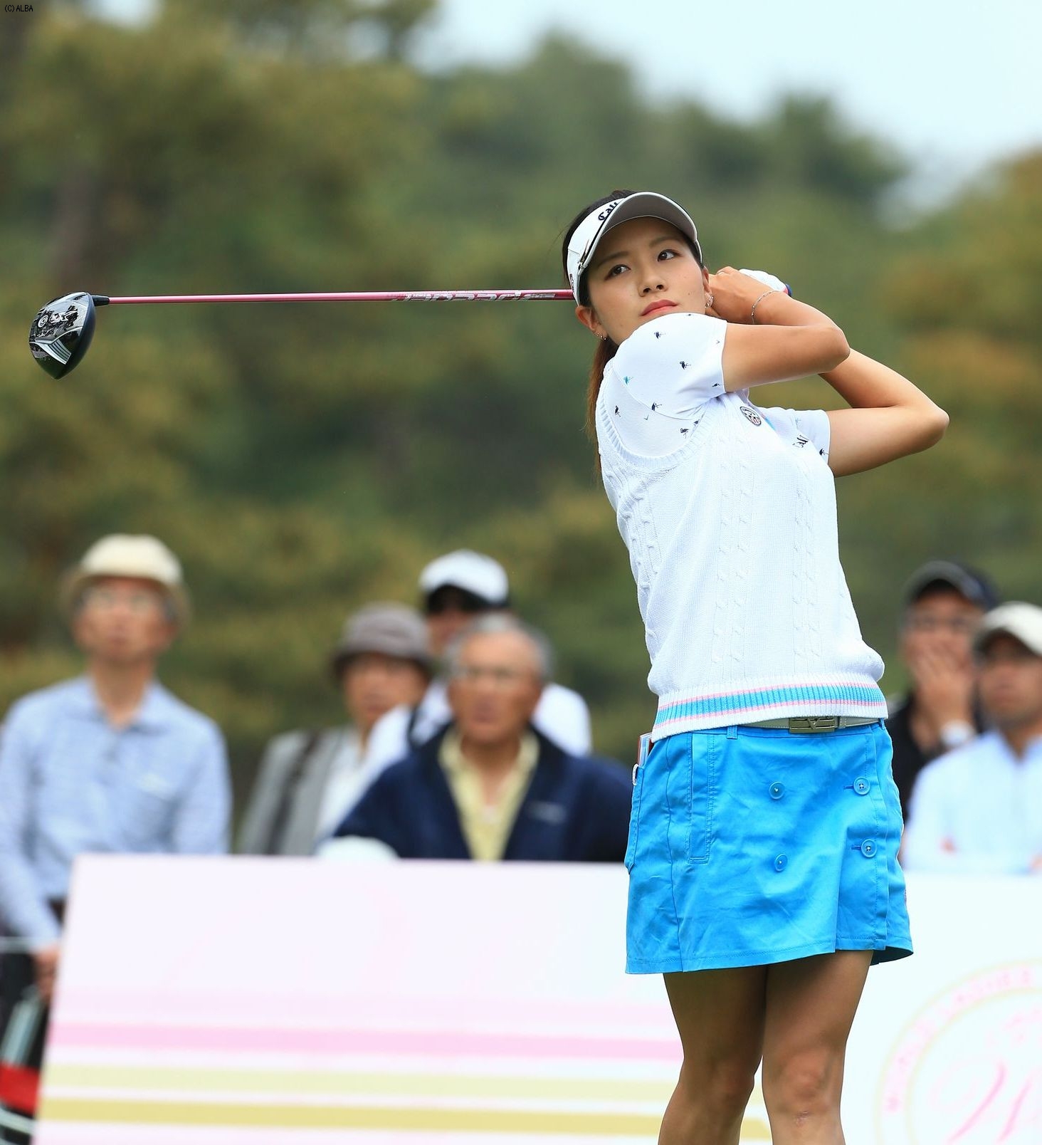 過去に1例のみ 藤田光里の帯同キャディが職務停止処分に 15年5月28日 エキサイトニュース