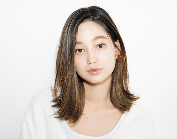 派手なのはイヤだけど無難なのはもっとイヤ そんな大人女子はアレを仕込んだロブヘアがテキメン ローリエプレス