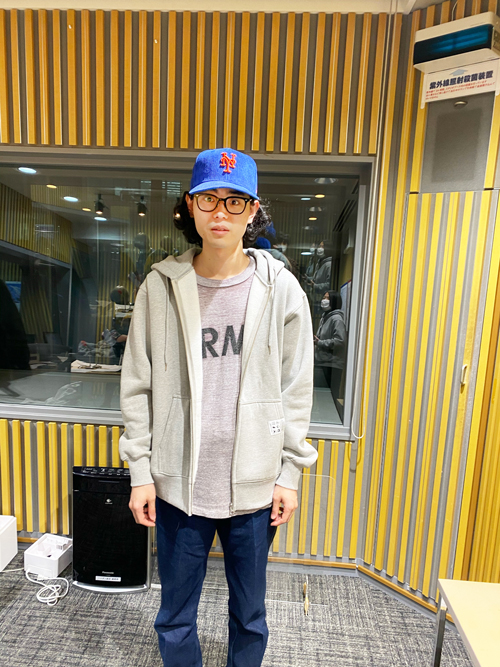 菅田将暉 やり過ぎた 僕たちは 笑 1万円超えのオフィシャルパーカーについて陳謝 21年2月8日 エキサイトニュース