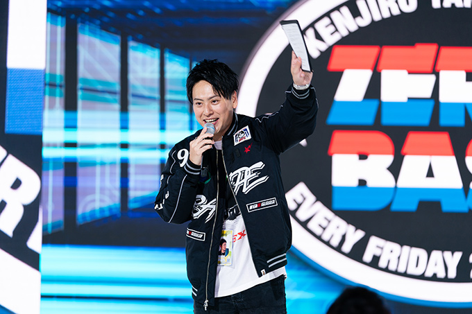 三代目jsb 山下健二郎 東京モーターショー19 に登場 空飛ぶほうき に仰天 19年10月31日 エキサイトニュース