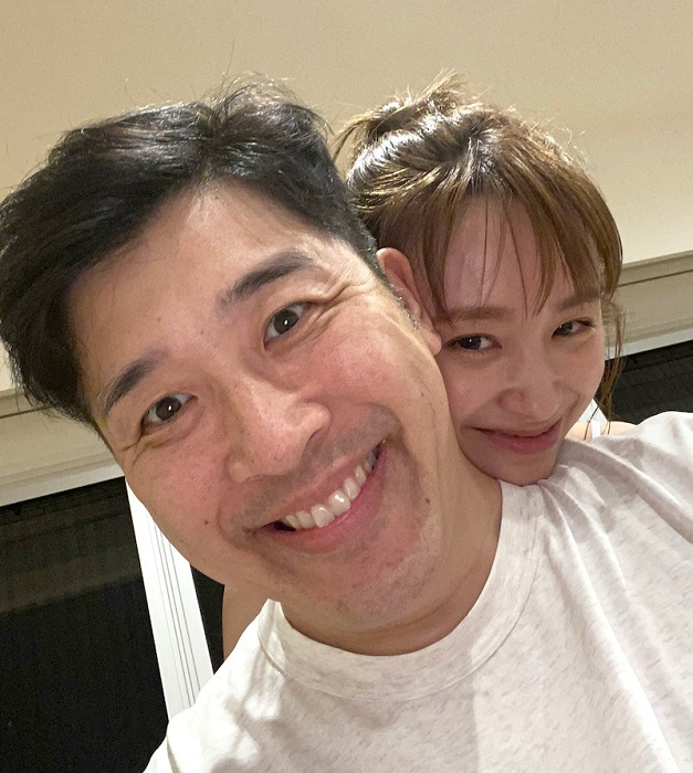 あべこうじ 2日振りに再会した妻 高橋愛の行動に ほっこり 可愛い の声 年8月14日 エキサイトニュース