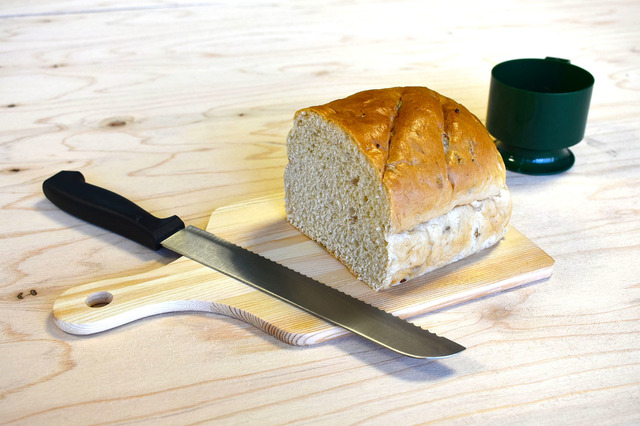 スーパーカブ 最終話で食べた 黒パン が商品化 アニメ聖地 山梨県 スーパーおの 限定発売 22年1月18日 エキサイトニュース