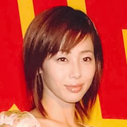 バストが揉みしだかれて 井上和香 目を閉じ口を半開き顔 写真に熱視線 21年2月18日 エキサイトニュース