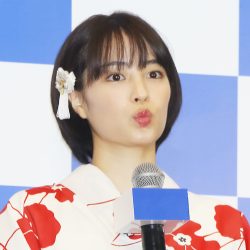 広瀬すず 手紙を書く動画 に Asmr効果ある 激賞が寄せられたワケ 2021年3月20日 エキサイトニュース