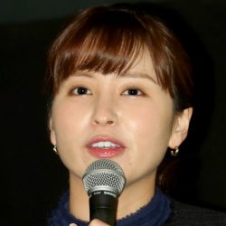 テレ東 角谷暁子 取材中にバストより注目された ピッタピタ 弾けるヒップ 21年11月16日 エキサイトニュース