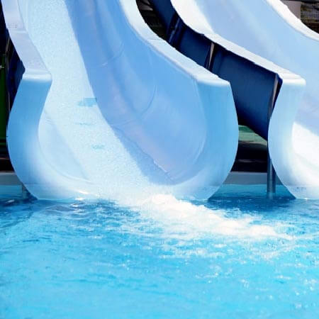 全国でプール開き続々 ウォータースライダー利用時の マスク着用 に賛否 年7月11日 エキサイトニュース