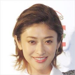 山田優のバッグからはみ出した意外なブツに騒然 なぜそんなものが 22年3月31日 エキサイトニュース
