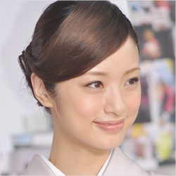 オスカー タレント大量退所も 上戸彩や武井咲が辞めない理由 年9月13日 エキサイトニュース