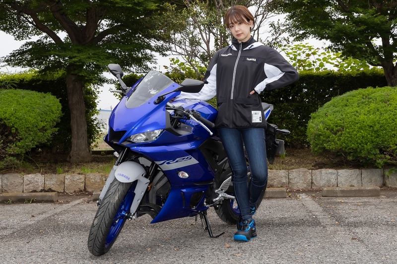 青いフルカウルに一目惚れ！ ヤマハのバイク「YZF-R25」はすべてがちょうどイイ (2022年9月3日) - エキサイトニュース