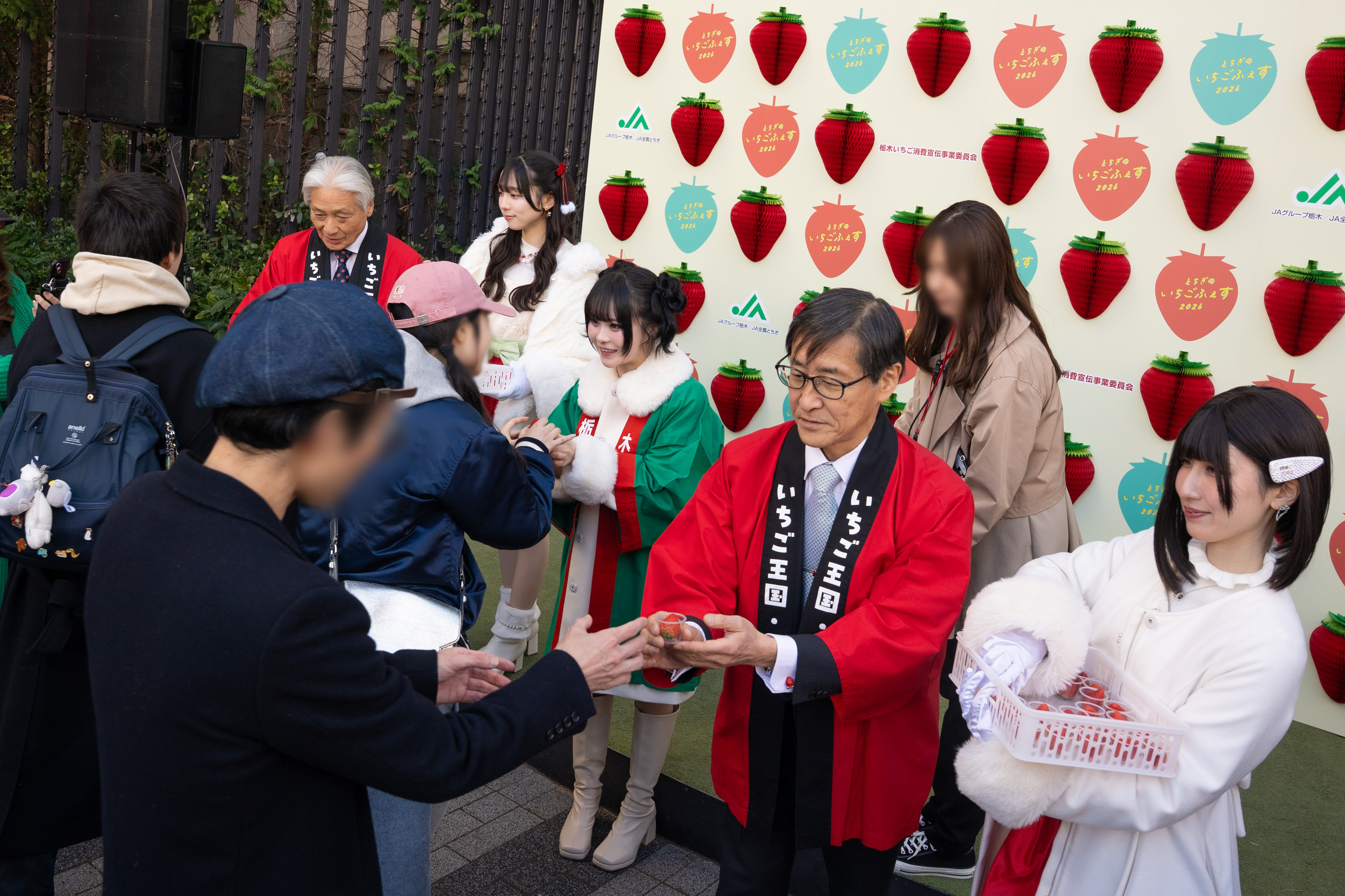 Z世代に人気のインフルエンサーでミスいちごの「さくら」が、栃木県