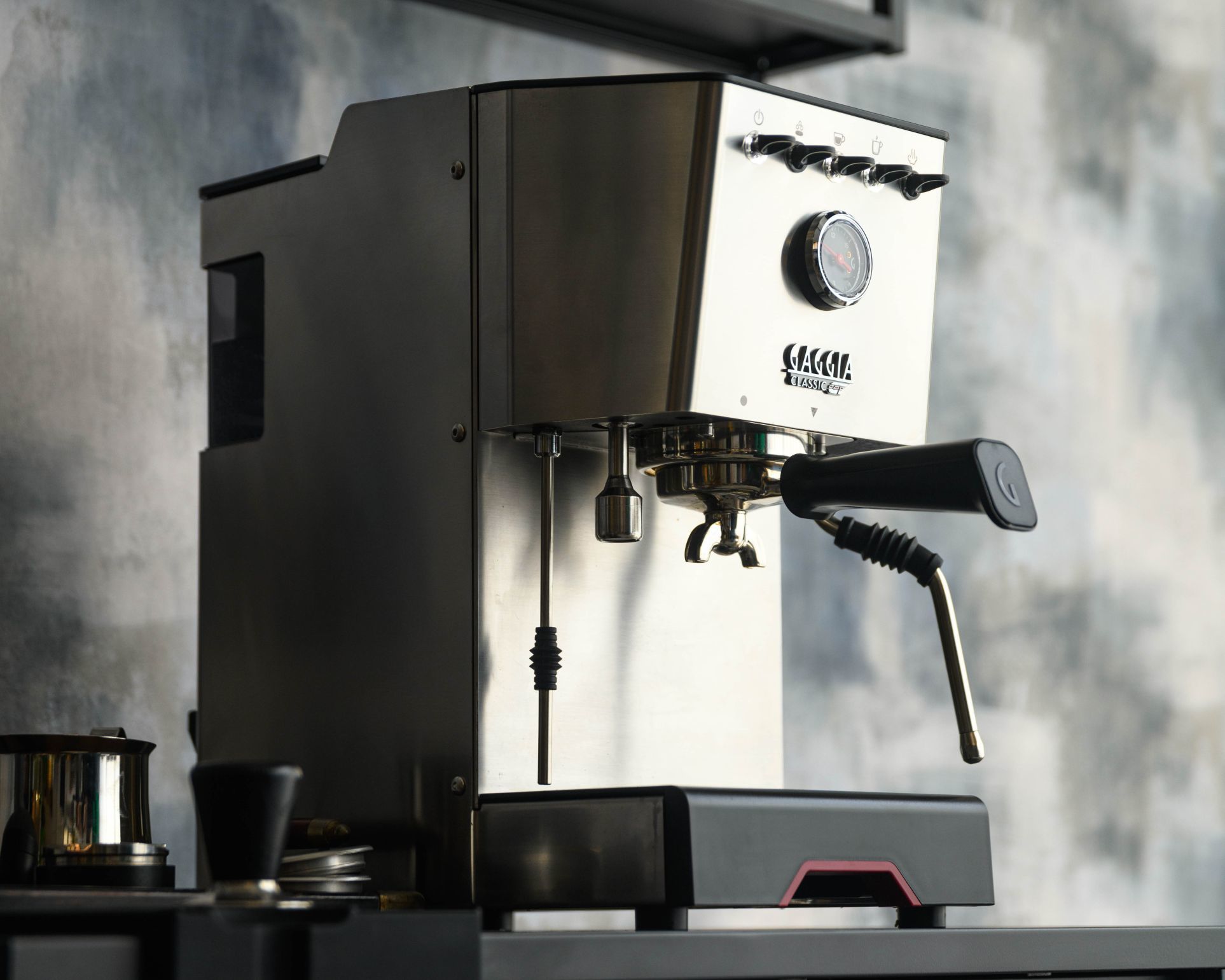 Gaggia エスプレッソマシン シルバー イタリアのエスプレッソマシンブランド「GAGGIA(ガジア)」からデュアル