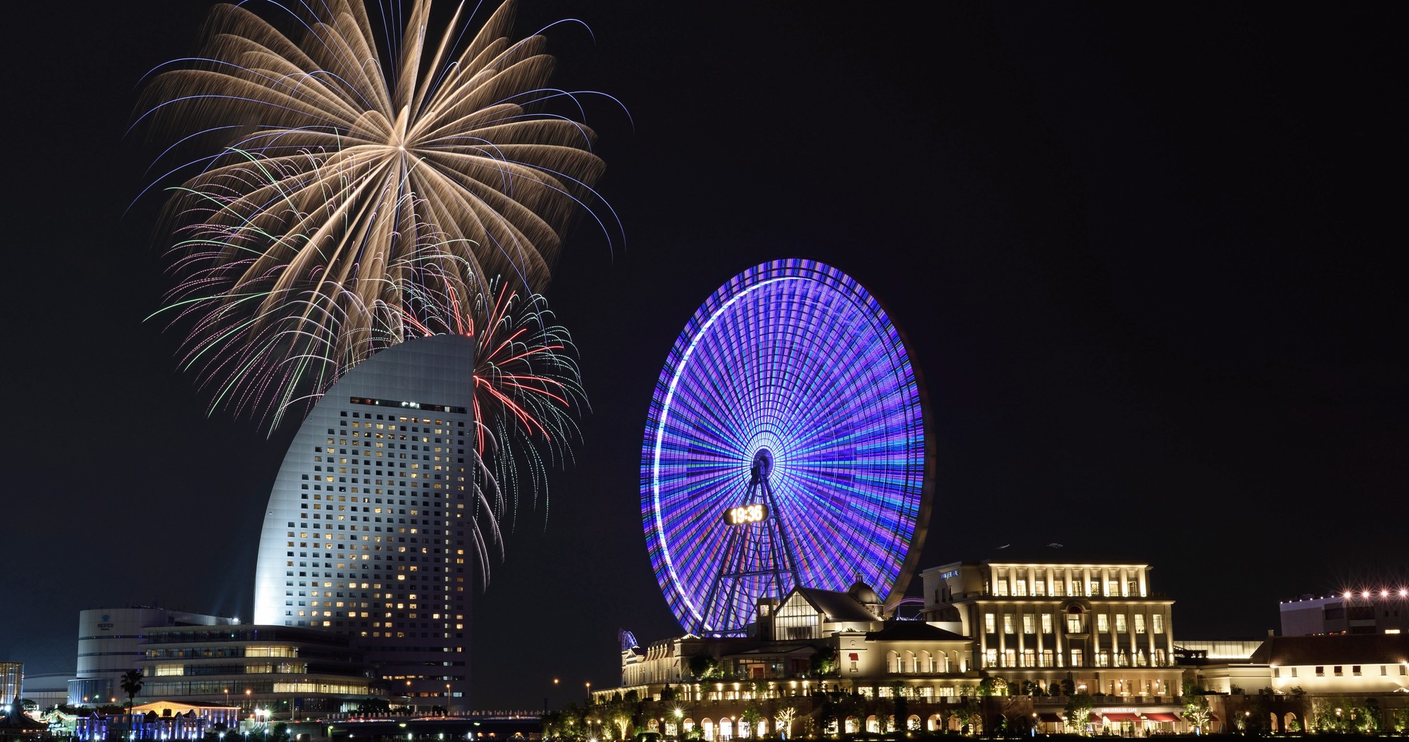横浜で楽しむ特別な夜 "花火＆夜景クルーズ"