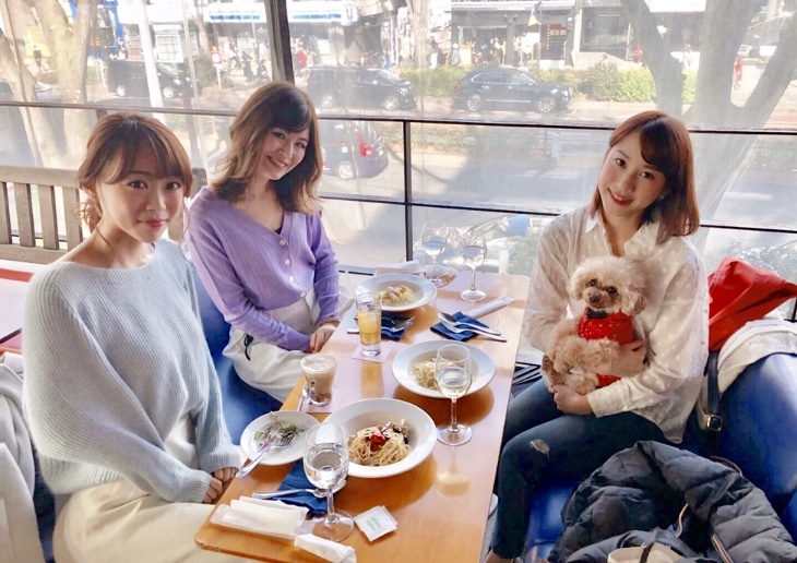 春コーデで女子会ランチ ローリエプレス