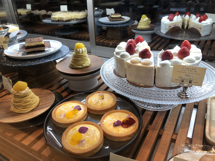 口の中でとろけるふわふわショートケーキを渋谷のカフェで ローリエプレス