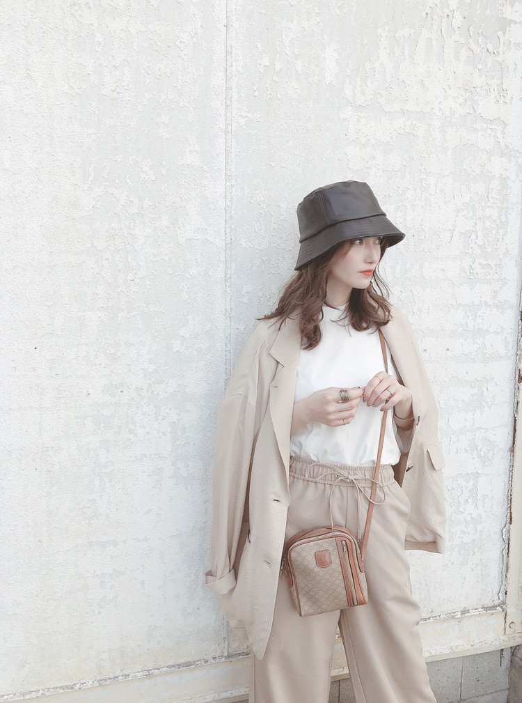 こなれアイテム Zara 大人のバケットハット ローリエプレス