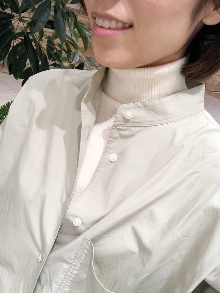 Uniqlo U 新作オーバーシャツで作る淡色コーデ ローリエプレス
