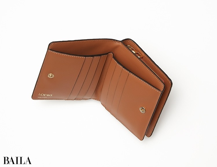 日本初の公式オンライン ロエベ 二つ折り財布 - 小物