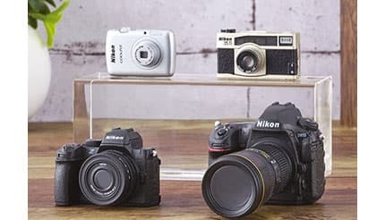 全高1.9～3.5cmでもシャッター押せる ニコンのミニチュアカメラ