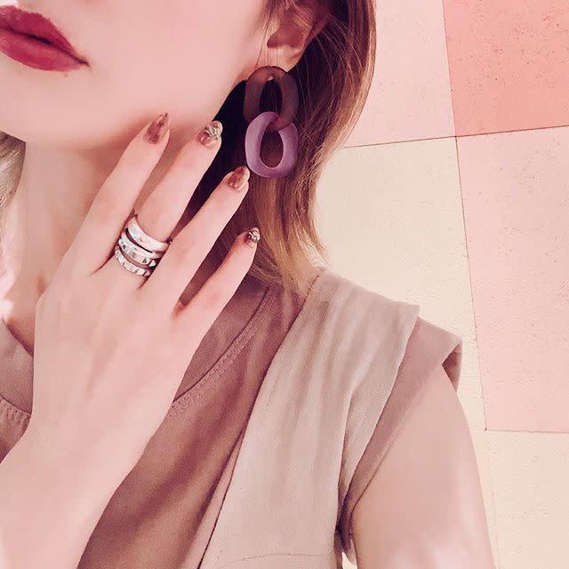 軽くて可愛い おしゃれな大ぶりピアス イヤリングで大人のコーデ13選 ローリエプレス