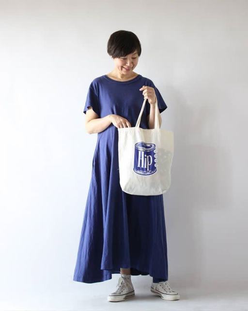 40代50代 スニーカー スタイリッシュに着こなしたい 人気モデルに学ぶスニーカースタイル ローリエプレス