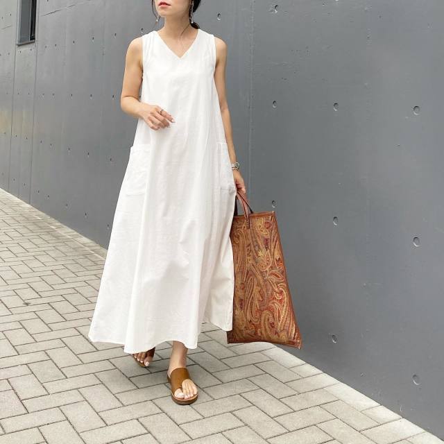 夏の白ワンピース 大人にも似合う 30代 50代のおしゃれな白ワンピースコーデ10選 ローリエプレス