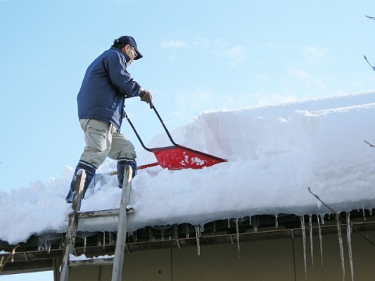 雪かき1回で100円分のポイントを付与するボランティア制度が物議 助け合い を言い訳にしたタダ働き 18年1月18日 エキサイトニュース