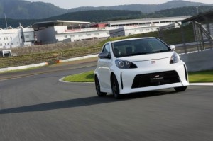 3ナンバー 355万円のトヨタiq Grmn スーパーチャージャー は100台限定発売 12年7月10日 エキサイトニュース