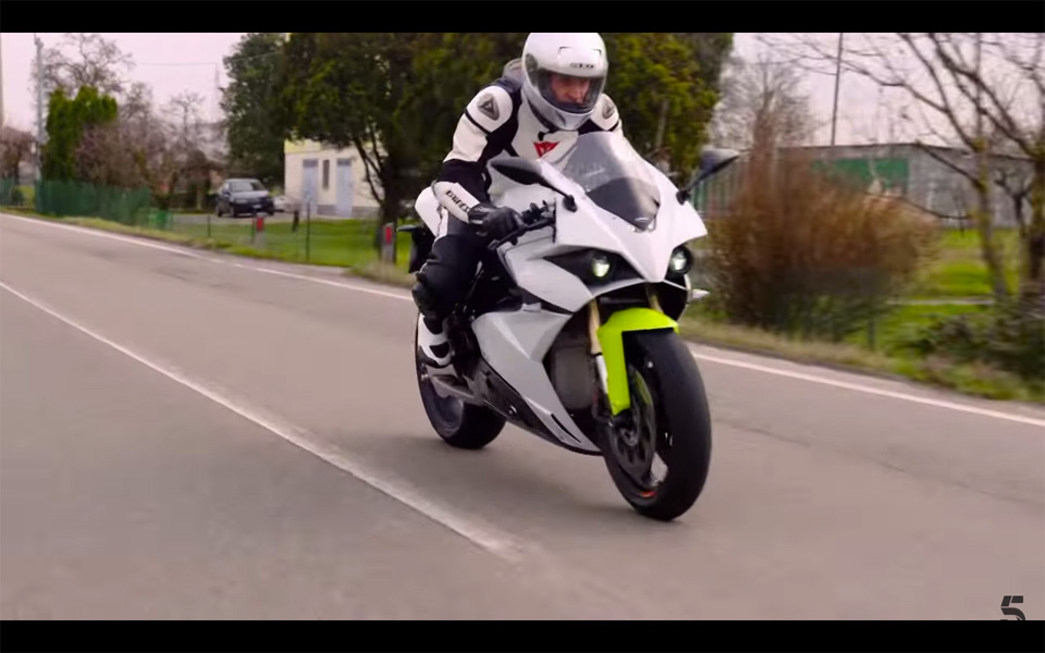 時代はここまで来ていた 3dプリンターで作った走るバイクが最新鋭過ぎる 17年4月10日 エキサイトニュース