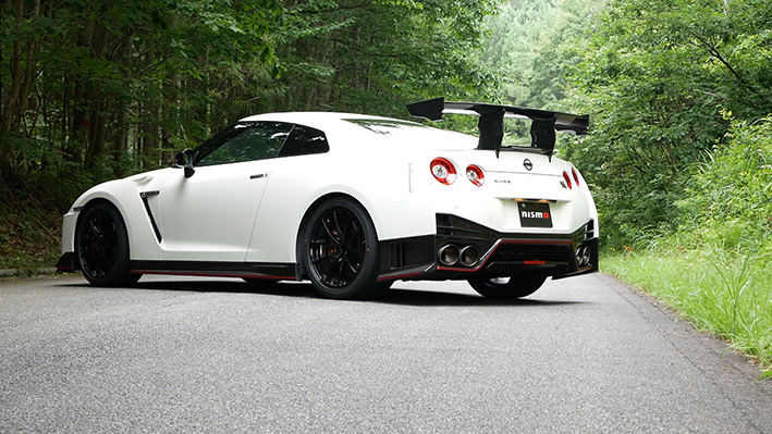 Gt Rニスモ ニスモnアタック パッケージキット装着車 本職ライターでもたじろぐ クルム選手が 自信を持って踏める チューニング 2018年8月12日 エキサイトニュース