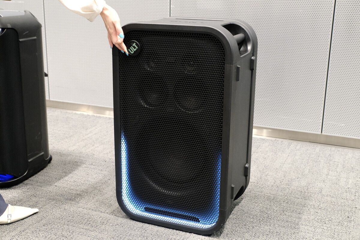 スピーカー ソニー、重低音ブーストボタン搭載大型スピーカー「ULT TOWER 7（SRS