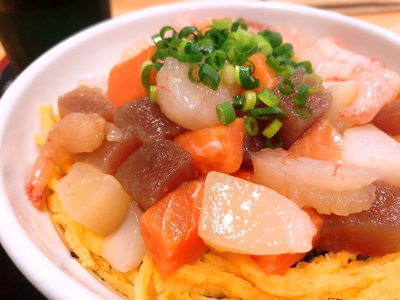 なか卯の 海鮮丼 でカジュアルに海の幸が食べられる喜びを噛み締める 年10月6日 エキサイトニュース