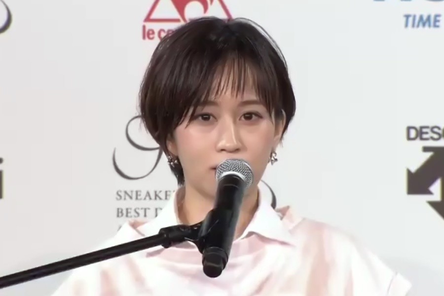 前田敦子 離婚協議報道後初の公の場 スニーカーベストドレッサー賞を受賞 21年2月22日 エキサイトニュース