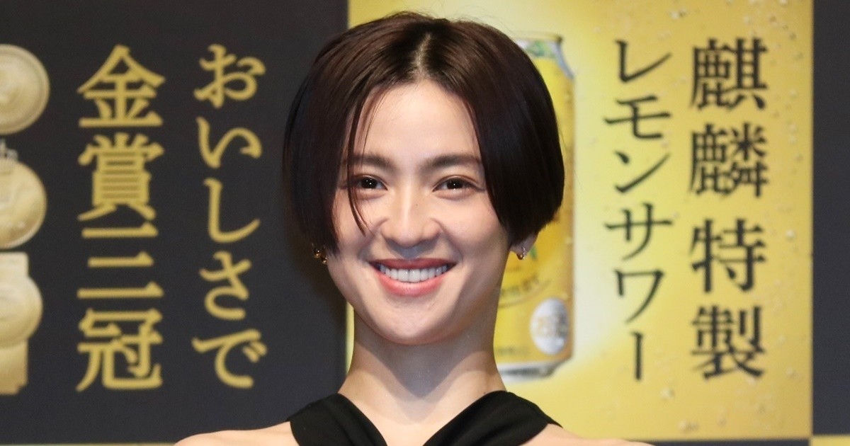 中村アン ショートヘアでイベント登場 内村光良 スパッと切れ味がある 21年6月24日 エキサイトニュース