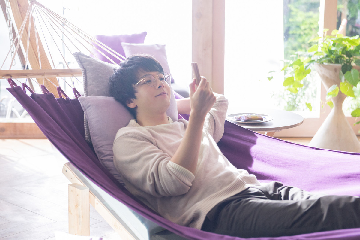 ルマンド男子 中村倫也 ハンモックや風呂上がりのくつろぎ姿 ラジオ公開収録も 21年9月28日 エキサイトニュース