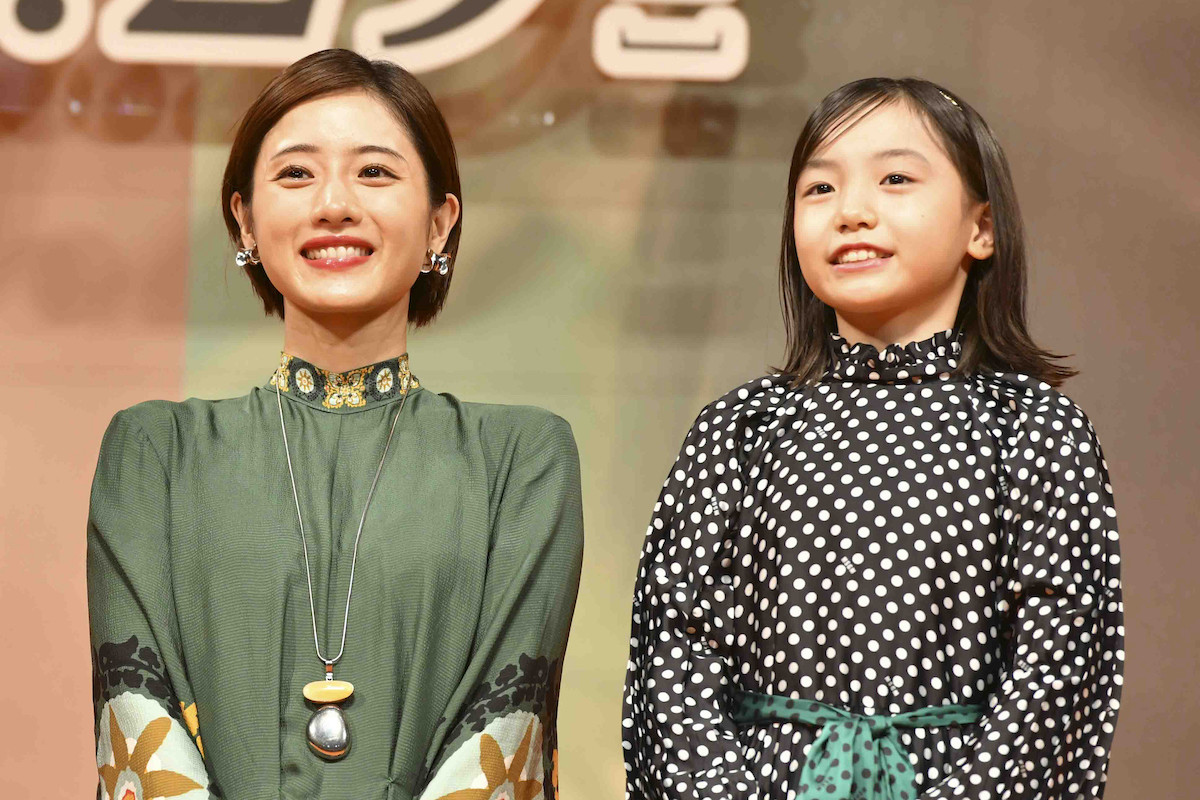 石原さとみ 娘役 稲垣来泉との写真を待ち受けに Niziuとか教えてくれるけど 21年10月6日 エキサイトニュース 石原さとみ 娘役 稲垣来泉との写真を待ち受けに Niziuとか教えてくれるけど 21年10月6日 エキサイトニュース