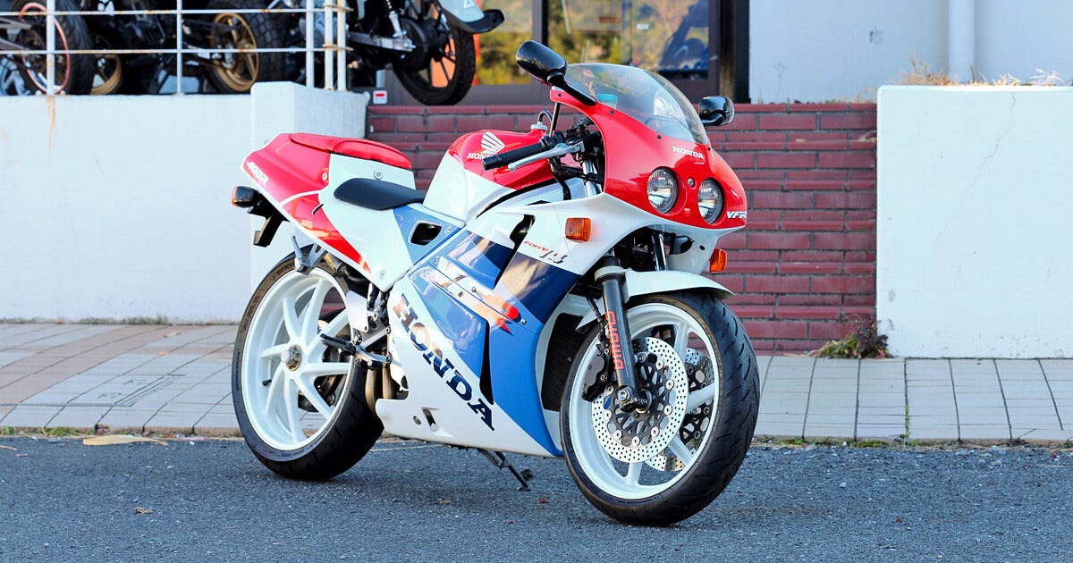 バイク名車列伝 第9回 ホンダのレーサーレプリカ「VFR400」に今から乗るなら? バイク王に聞く (2024年5月2日) - エキサイトニュース