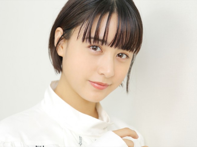 山本美月 メガネ 部屋着でゲームを楽しむ オフモード 姿に反響 親近感 可愛すぎる 22年2月11日 エキサイトニュース