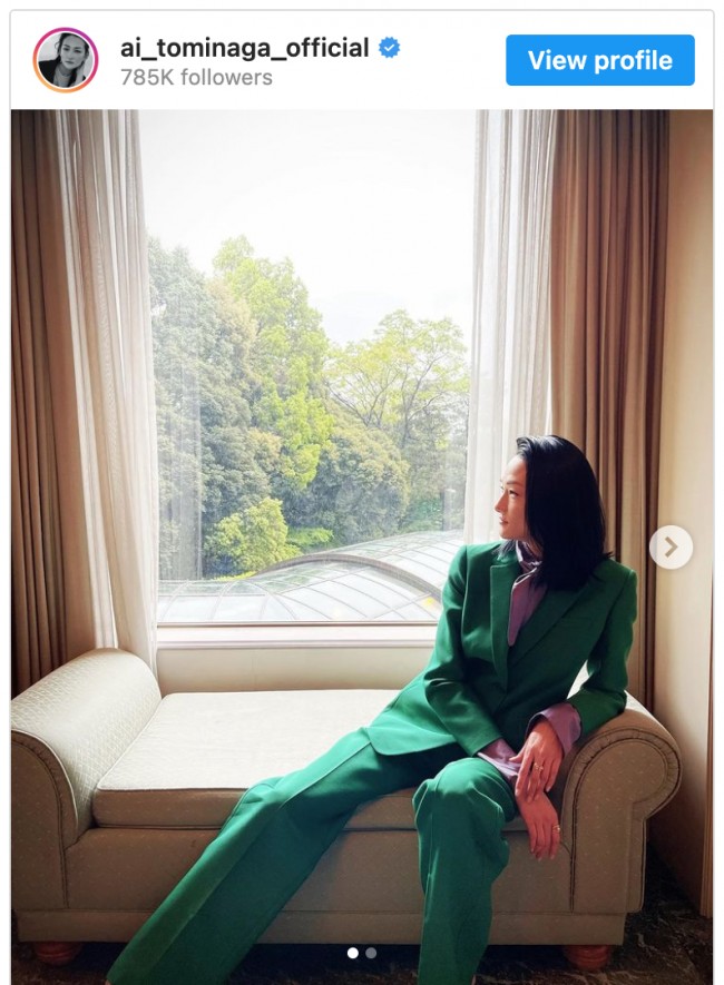 冨永愛 全身グリーンのスーツ姿に反響 かっこいい イケメンならぬイケジョ 22年5月1日 エキサイトニュース