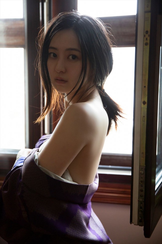 炎神戦隊ゴーオンジャー』逢沢りな、12年ぶり撮り下ろし写真集『月刊