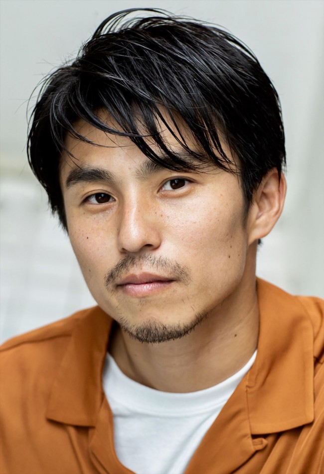 中尾明慶、笑顔封印し寡黙な救命救急医に 『PICU 小児集中治療室』出演