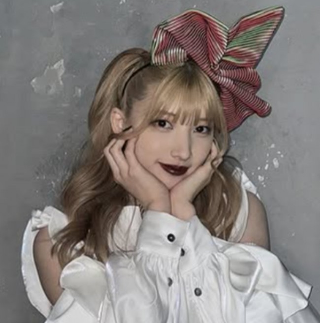 後藤祐樹の美人娘19歳、「お人形さんみたい」美肩ショットに衝撃