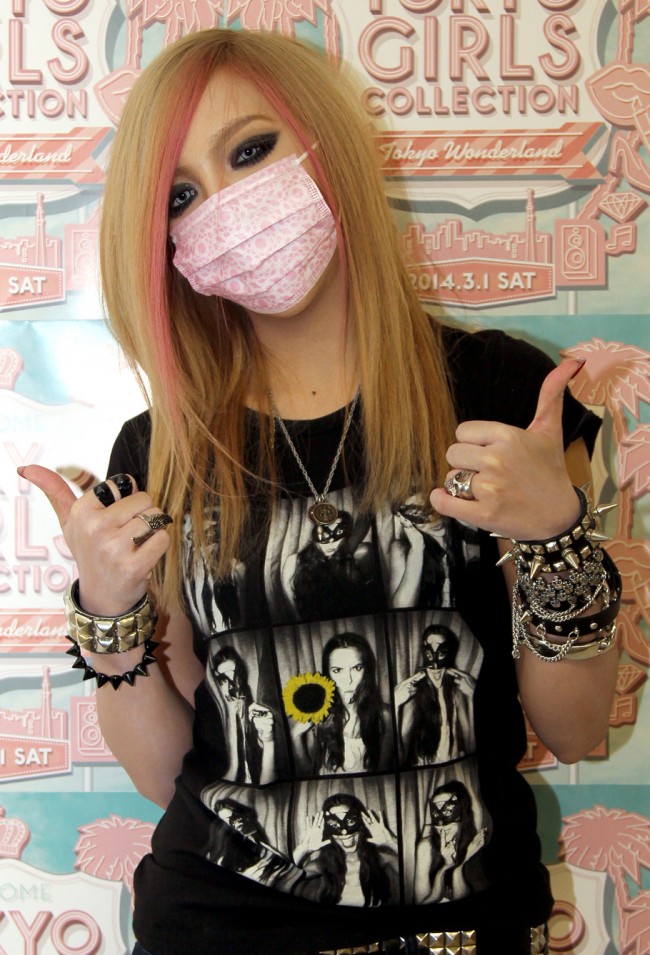 ざわちん ものまねメイクのポイントを伝授 秘訣は 眉毛と目元 東京ガールズコレクション14春夏 14年3月2日 エキサイトニュース