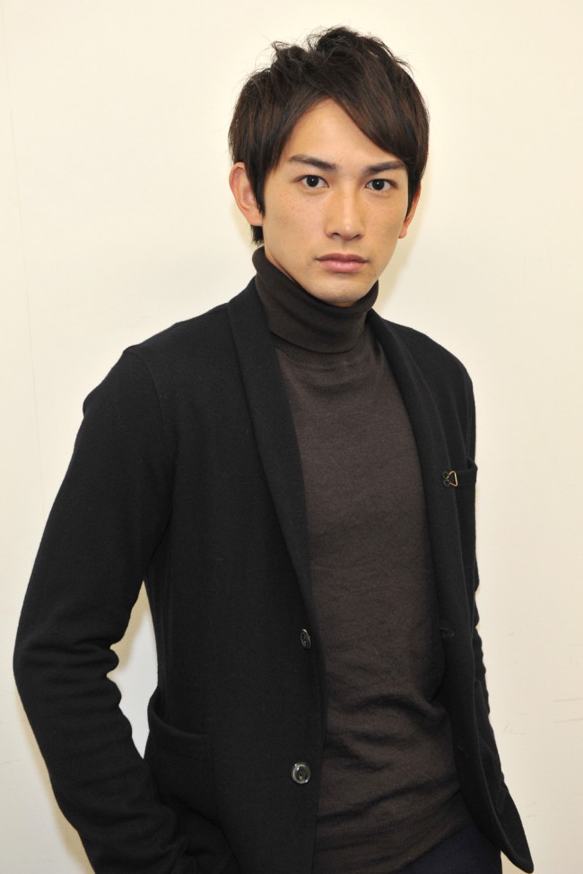 劇団EXILE・町田啓太、ラブシーンで初の前貼り！ 「尋常じゃない痛さ
