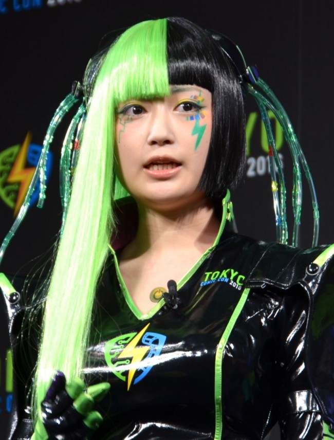 コスプレイヤー御伽ねこむ 漫画家 藤島康介と31歳年の差婚 ママレイヤー 宣言 16年6月29日 エキサイトニュース