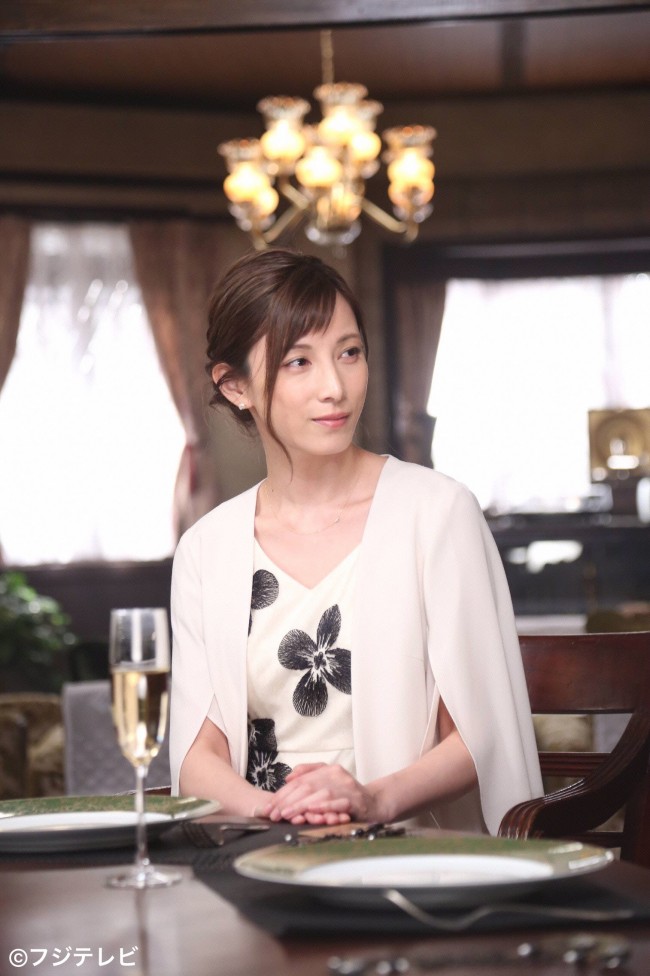 加藤あい 3年ぶりにドラマ出演 貴族探偵 で連続殺人事件のキーマンに 17年5月8日 エキサイトニュース